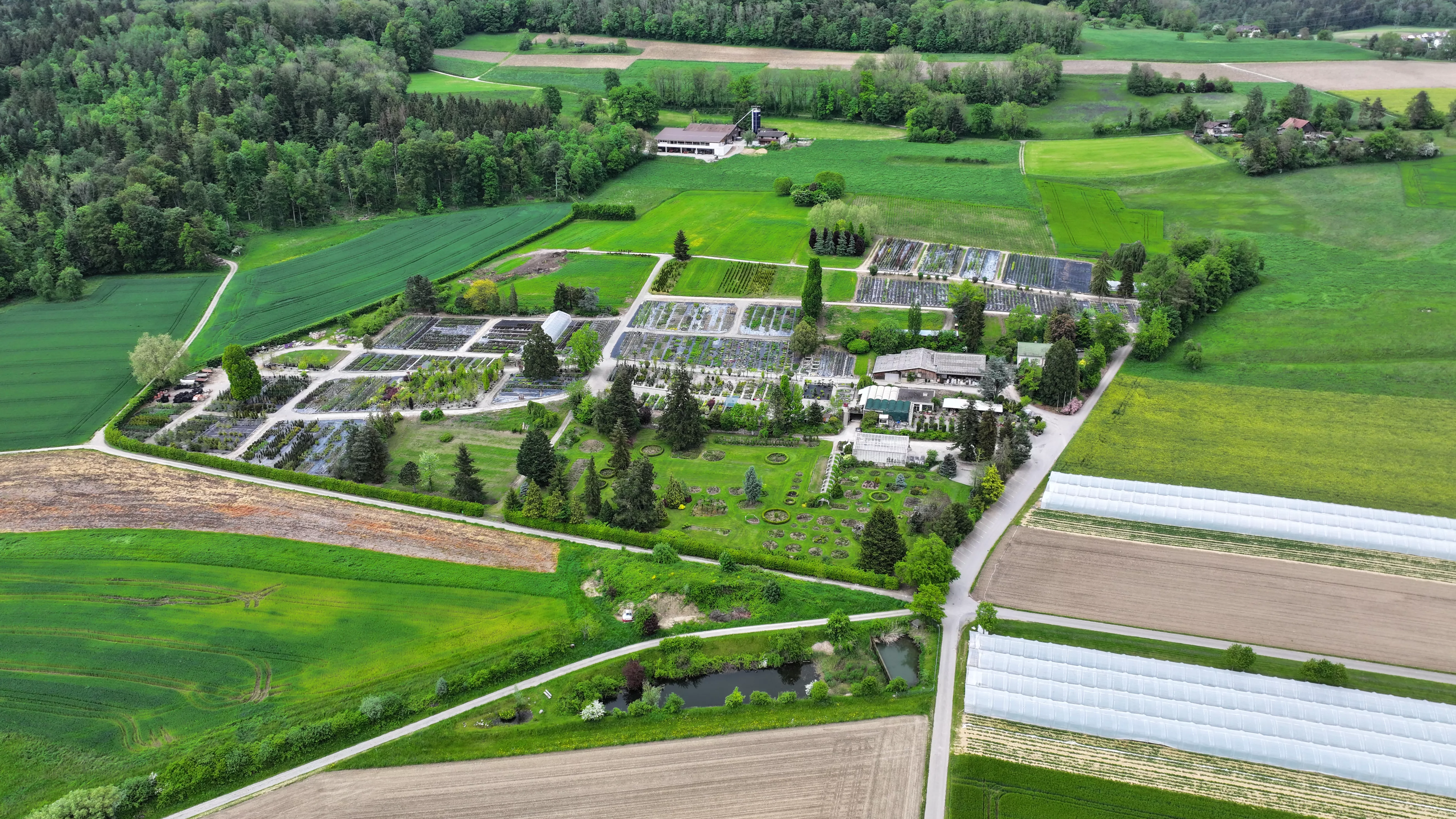 Luftaufnahme vom Gartencenter Aargau Rosen Huber Dottikon