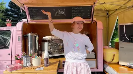 Rosenfest 2024 Jelena La Petite en Route.jpg